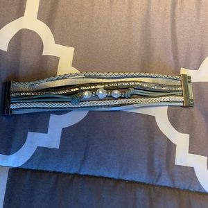 Magnetic clasp bracelet